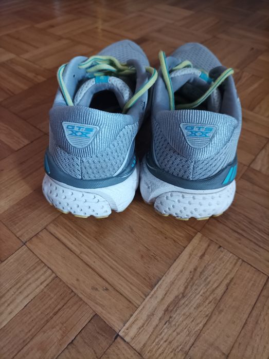 Buty sportowe do biegania damskie Brooks Adrenalinę GTS 20