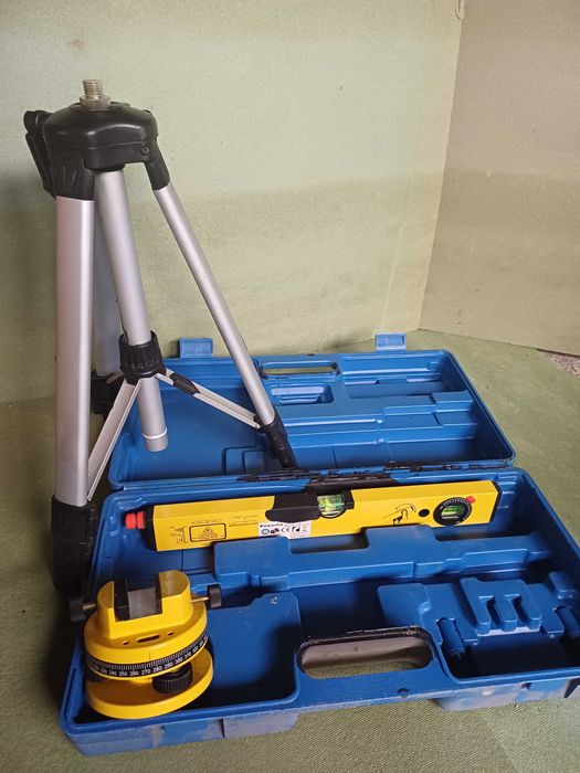 Poziomica Laserowa PowerFix KH 4008 z walizką
