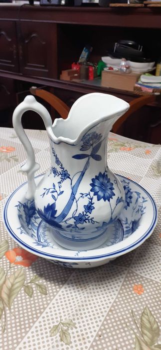 Vendo louça de muito boa qualidade.
