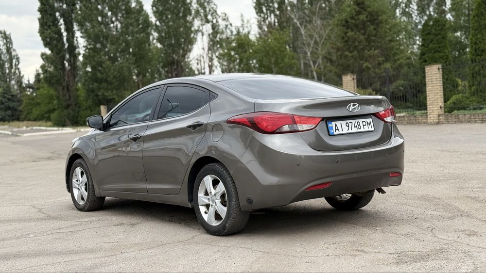 Huyndai elantra 2012, 1.8 газ/бенз