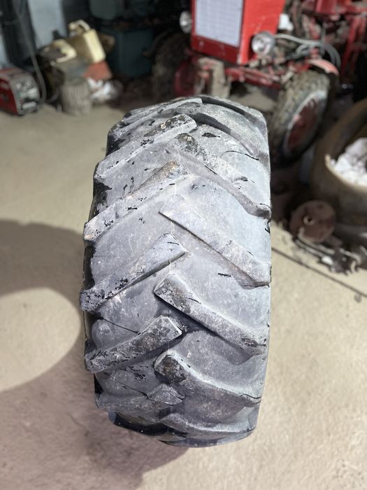 Продам резину на комбайн 20x20