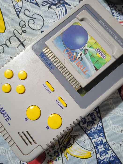 Jogo cryst ball tipo game Boy, não respondo a mensagens.