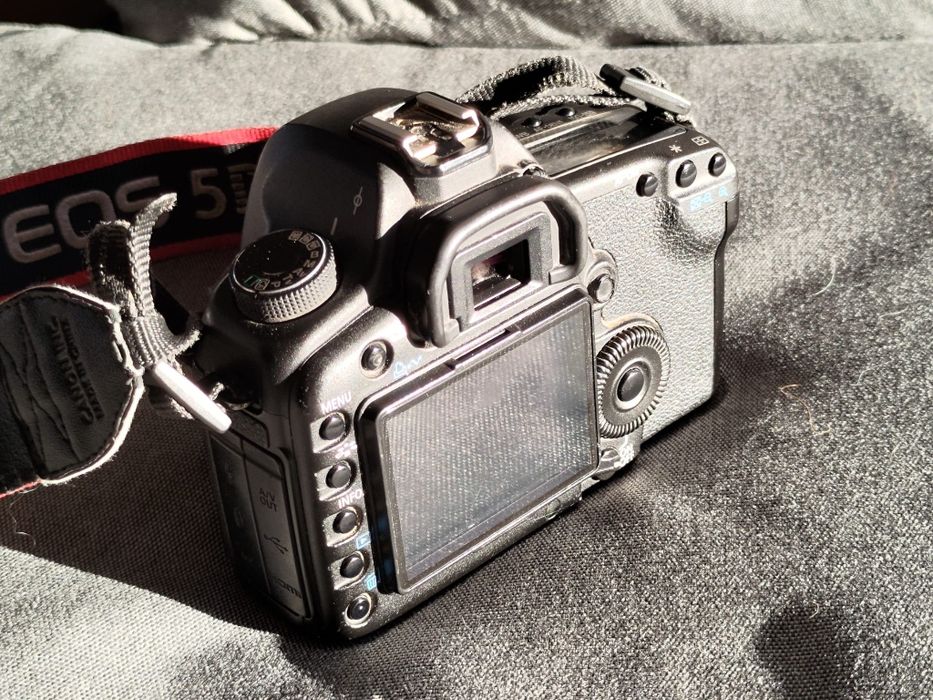 Canon 5d mkII , ladowarka, 3 baterie .