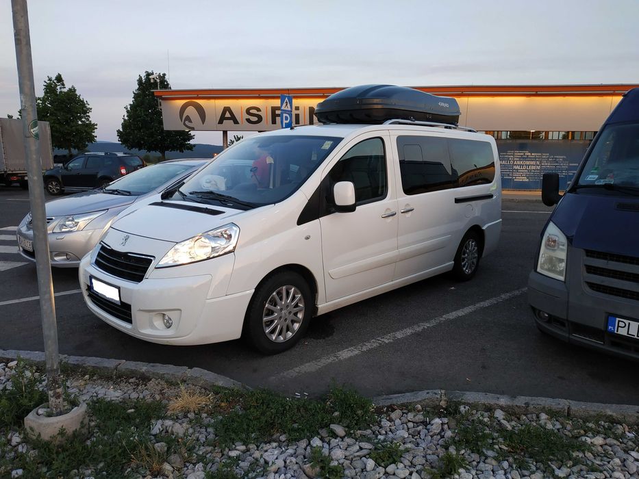 BUS WOLNY Wynajem busa 8 osób Peugeot Expert Jumpy Traffic Custom