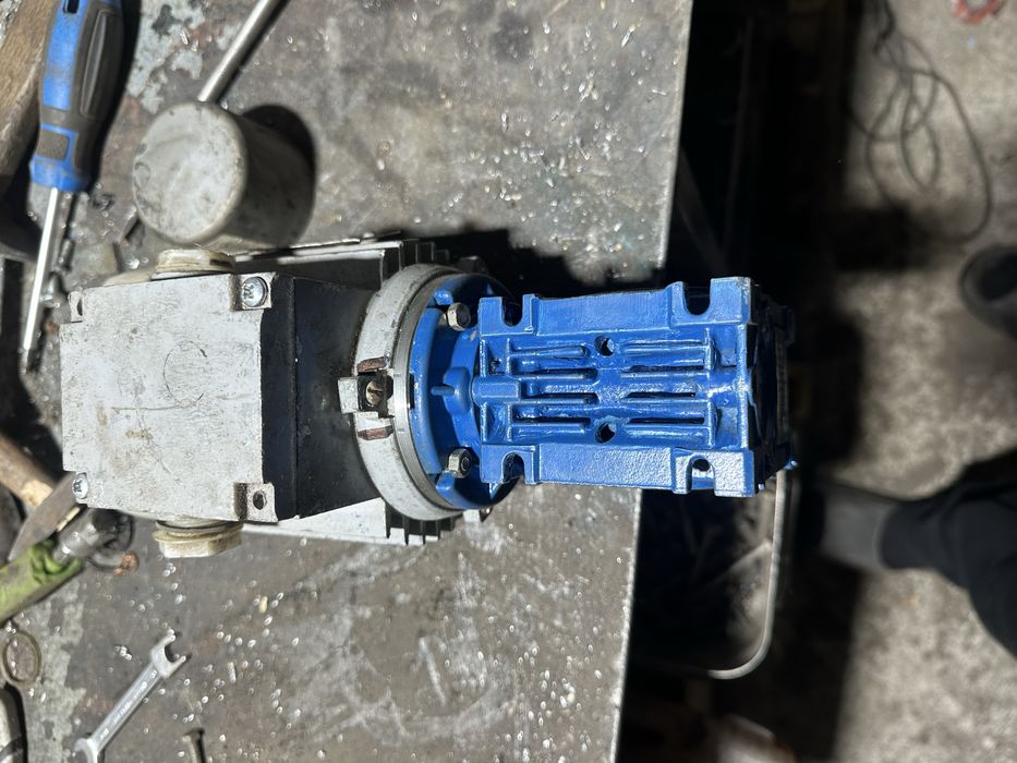 Мотор редуктор 0.06 квт 44 об