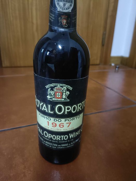 Garrafa antiga de 1967