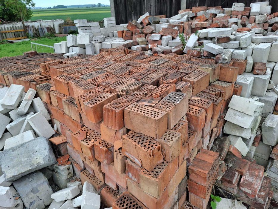 Cegła biała, cegła czerwona, bloczki silikatowe, kratówki