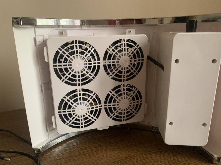 Витяжка для манікюру