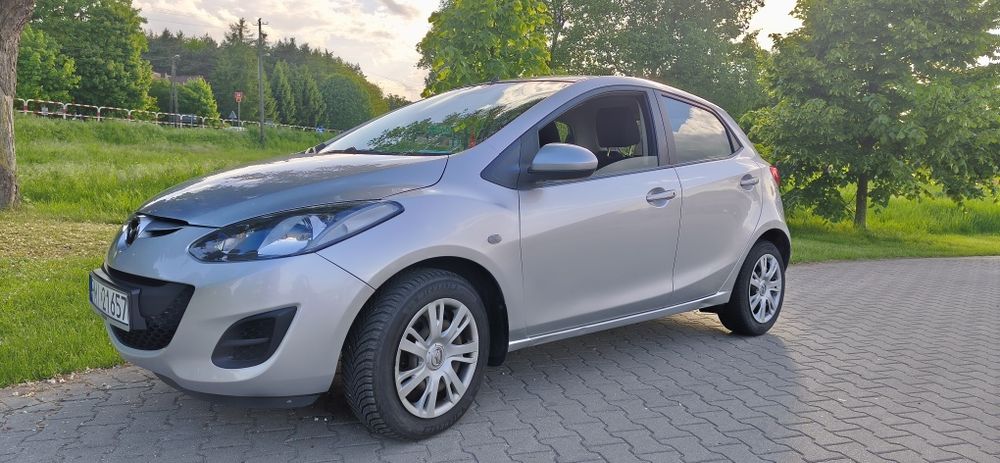 MAZDA 2 zadbana, rok  2011