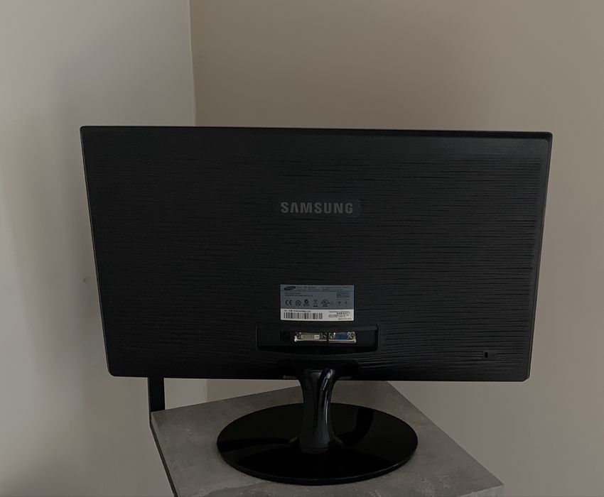 Монитор Samsung SyncMaster SA300