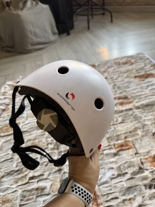 Шолом для роликів