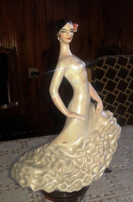 Фарфоровая Статуэтка " Кармен "