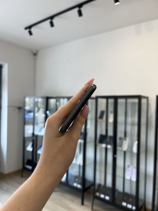 Telefon iPhone 11 64GB Czarny Apple Gwarancja iTrade