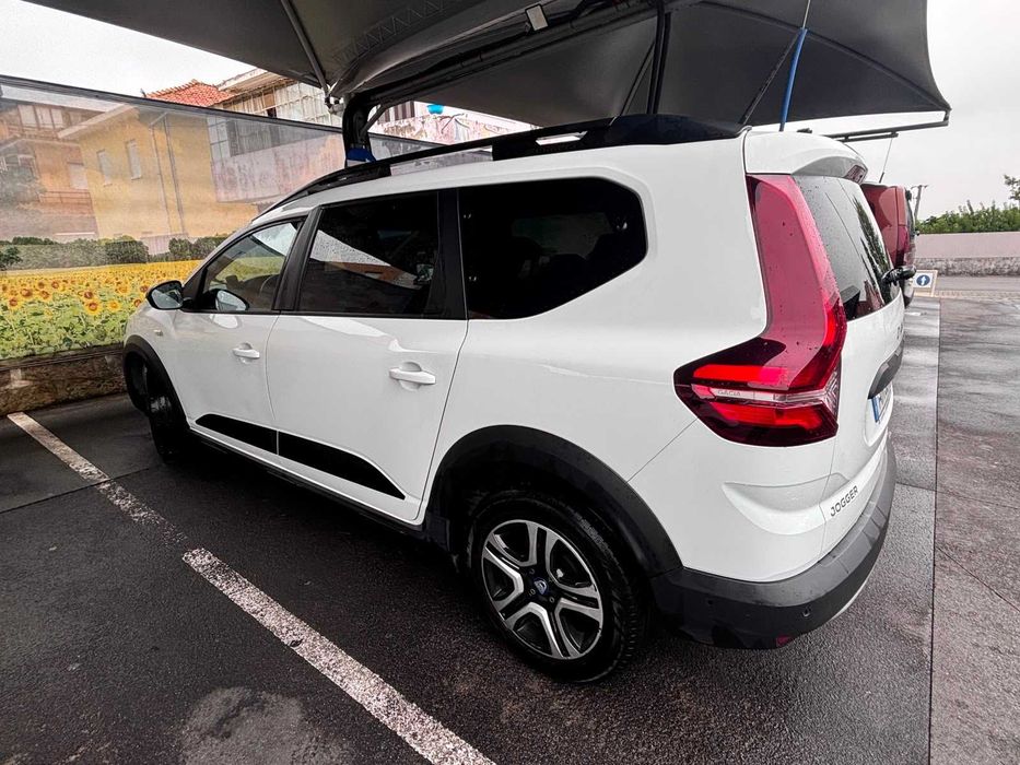 Dacia Jogger 7 Lugares Comfort Bi-Fuel Gasolina/GPL — 142.000 km