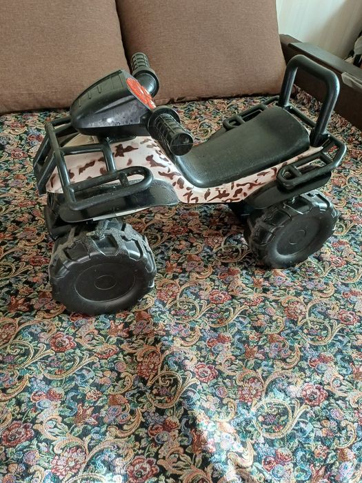 Машинка джип толокар