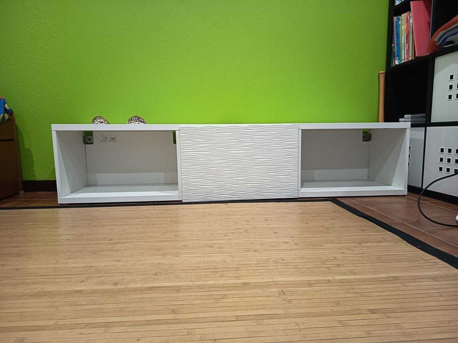 Móvel de Sala Moderno — Porta Deslizante + Nichos Laterais