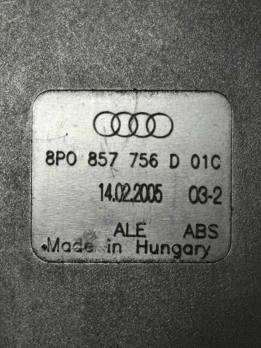 Encaixe de Cinto Frente Direito AUDI A3 Sportback