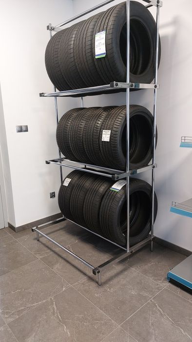 Regał ekspozycjny na opony