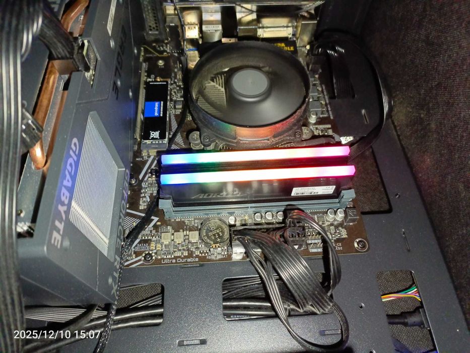 Gigabyte AORUS RGB 16GB DDR4-3333 2x8GB - jak nowe!