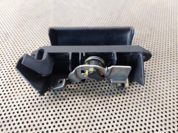 Puxador porta da mala TOYOTA Corolla Hatchback (_E12_)