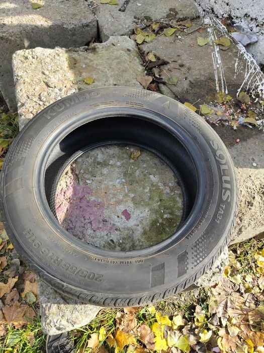 Продам всесезонну резину 2 штуки