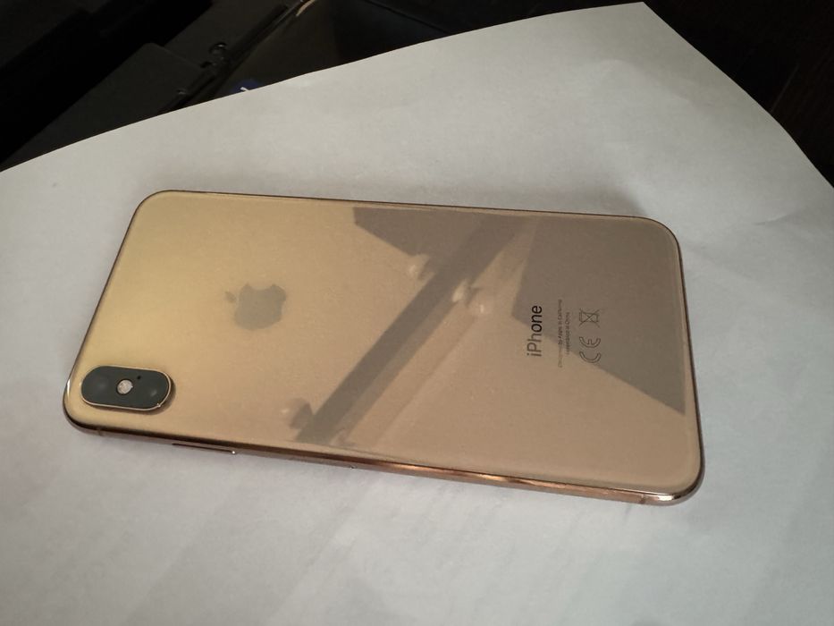 Продам iPhone XS Max