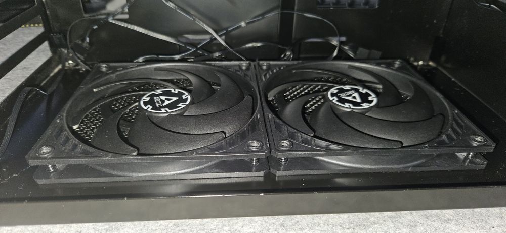 Lian Li TU 150 + 4 Fans Arctic