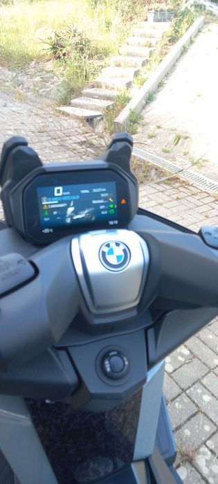 Vendo Mota BMW C400GT 2021 em otimo estado .