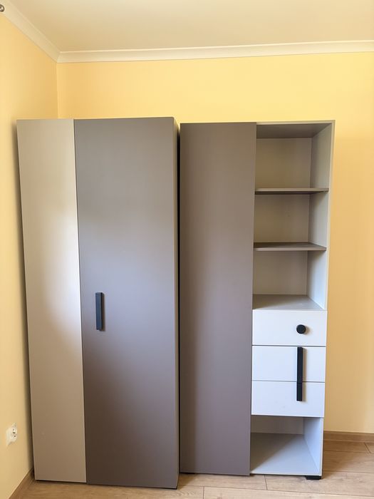 Komplet mebli do pokoju + łóżko z materacem – biurko, szafy, półka