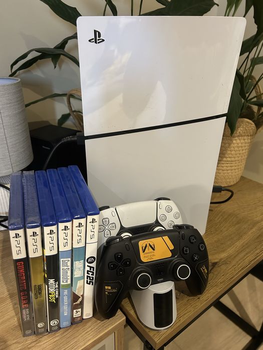 Konsola PS5 Slim znapędem Playstation5 CFI-2016 + pady + gry Gwarancja