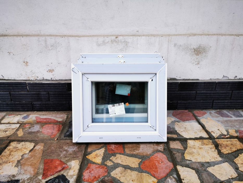 Nowe okna 60x50 uchylne