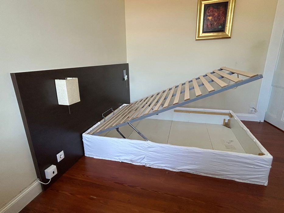 Cama de casal com arrumação + cabeceira