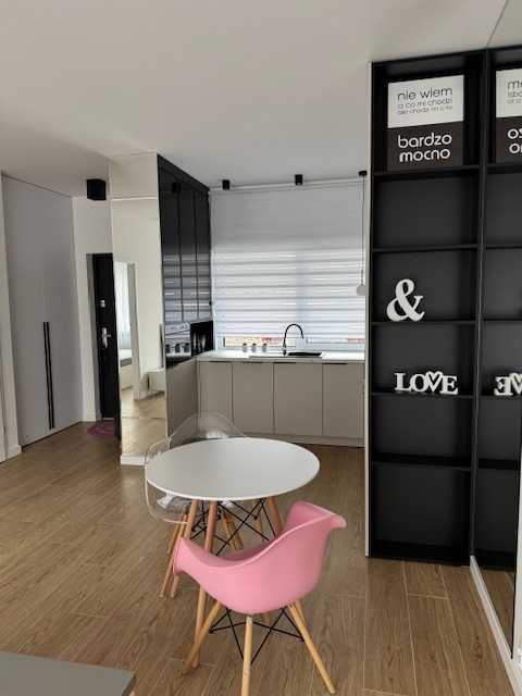 Do wynajęcia NOWIUTKIE bezczynszowe mieszkanie 2 pokojowe 45 m²  + OGRÓDEK + miejsce postojowe - Widok 2