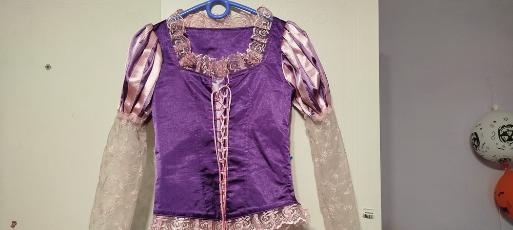 Сукні Ельзи і Рапунцель