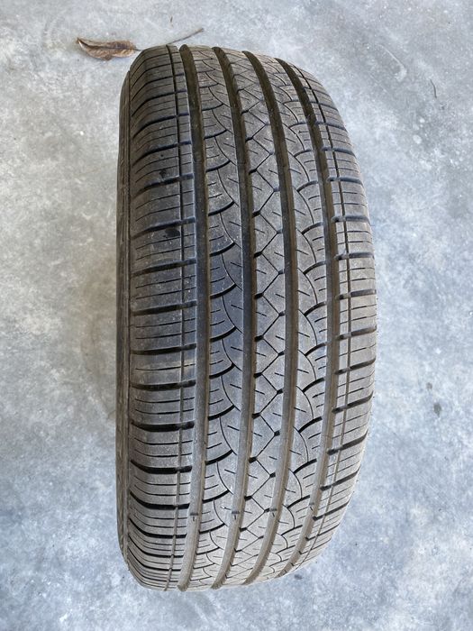 Vendo 1 pneus 255/65R17 como novo