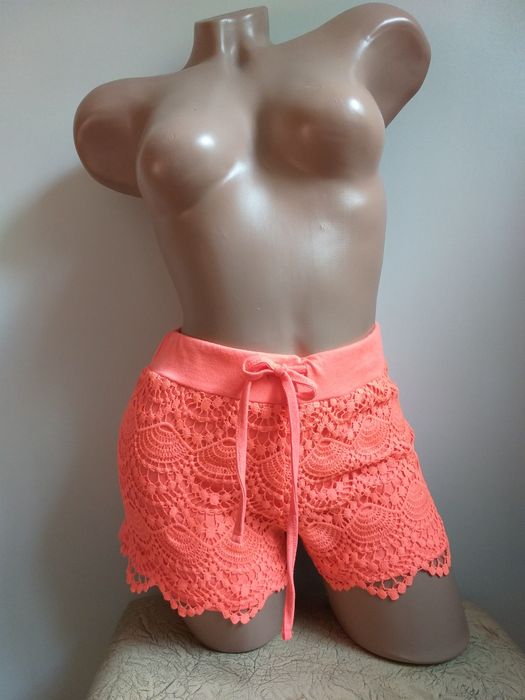 Неоновые шорты. Джинсовые шорты. Стрейчевые спортивные шорты. Кружево