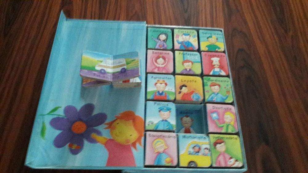 Jogo "As profissões" com mini-livros
