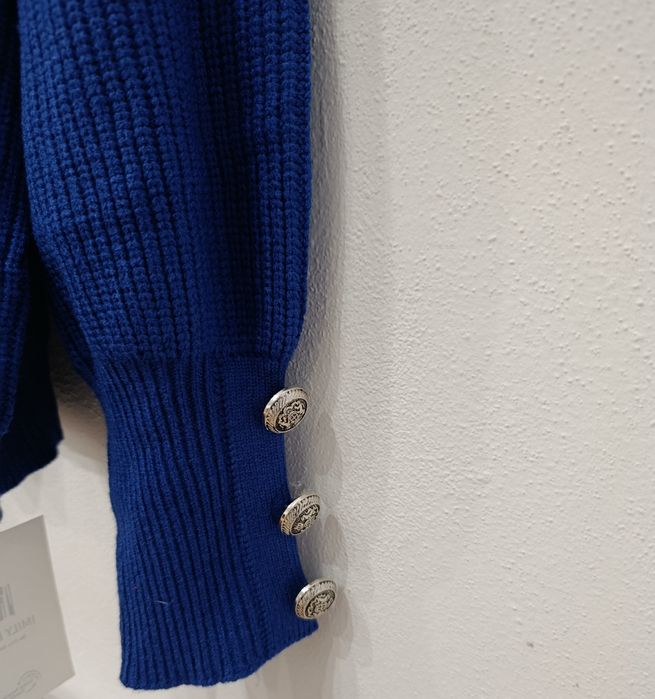 Chabrowy Sweter Oversize z Golfem i Ozdobnymi Guzikami – Rozmiar L