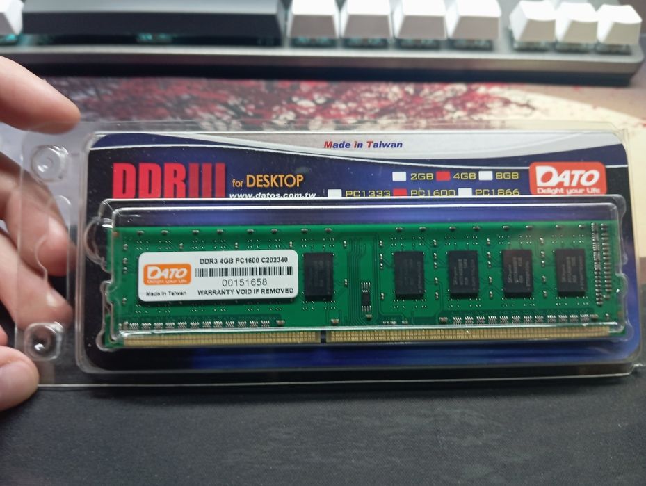 Оперативка ддр3 4гб (2шт) 8гб(1шт)