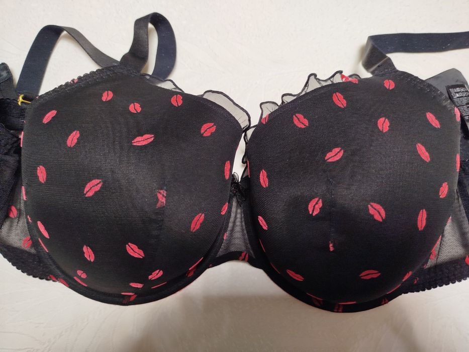 Бюстгальтер,малий об'єм -велика чашка G