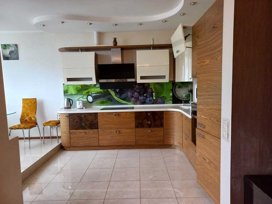 Чайка Киево-святошинский  Печерская 2 аренда 2 ком 80 м.цена 17000 грн