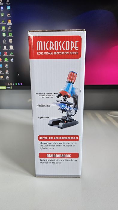 Zabawkowy mikroskop
