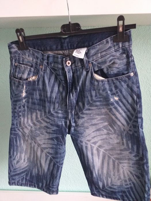 Krotkie spodenki chlopiece 170