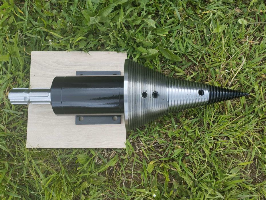 Łuparka świdrowa do drewna / świder 150mm do ciągnika WOM