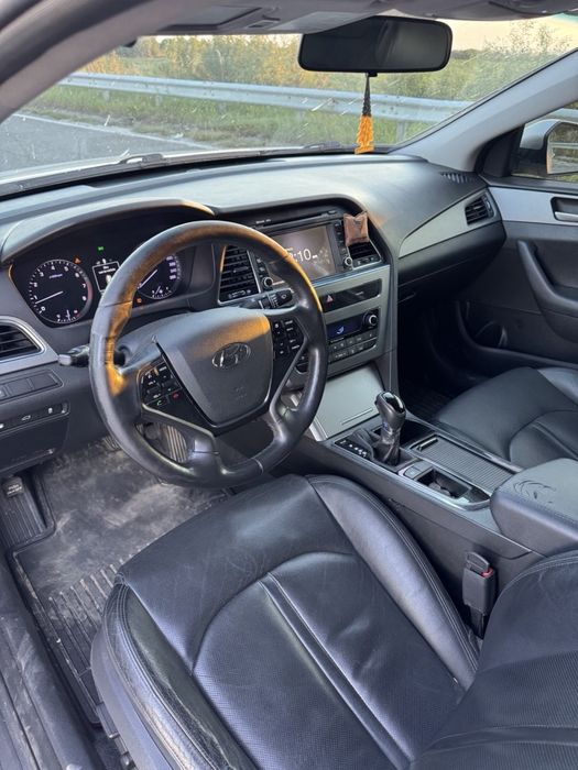 Hyundai Sonata 2014 2 л. газ