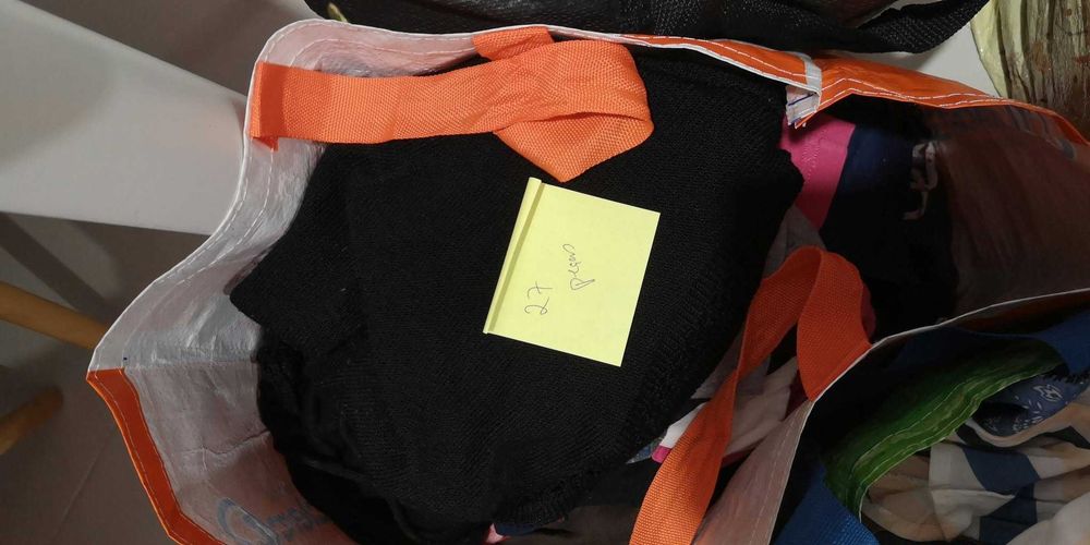 Lote roupa senhora 221 peças em segunda mão