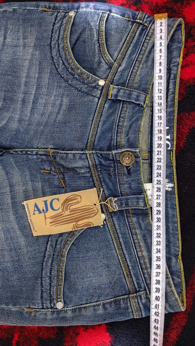 Жіночі прямі джинси AJC