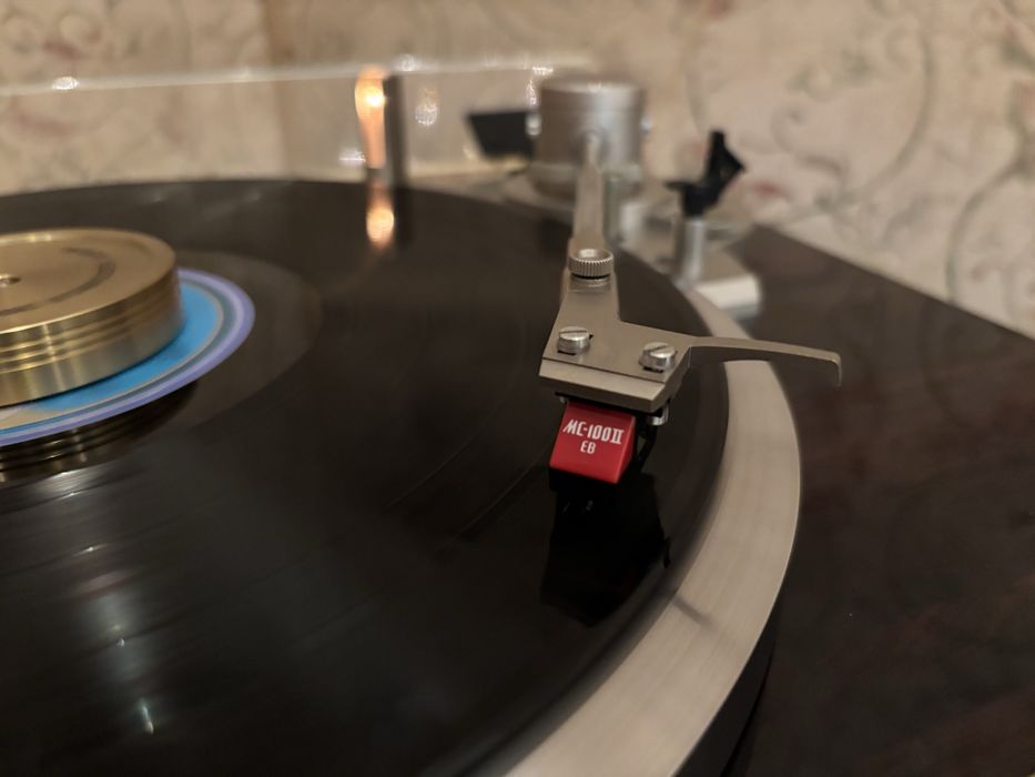 Програвач вінілу VictorQLY44