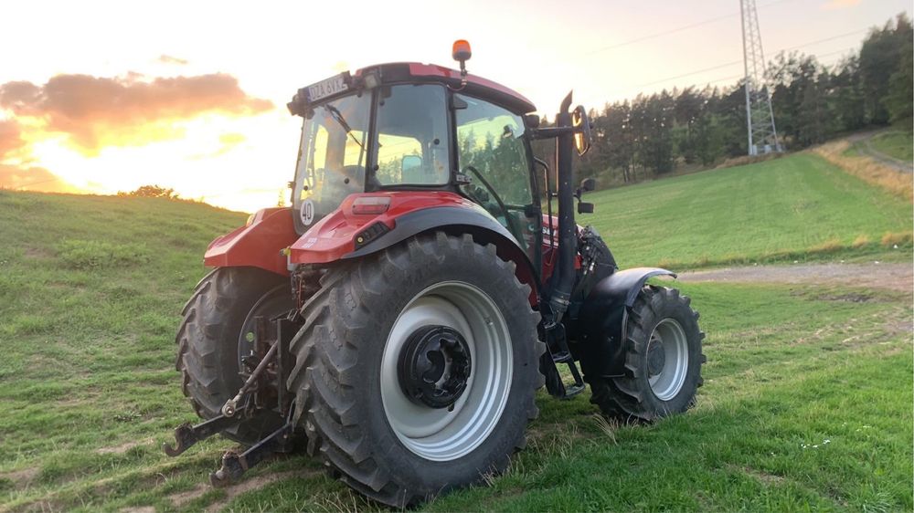 Case Farmall 115u