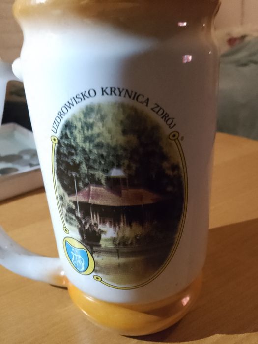 Kubek z ceramiki szlachetnej wawela